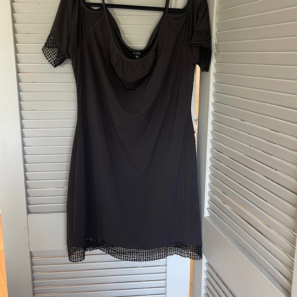 LBD Peep Shoulder